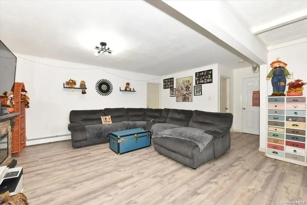 36 John Lane Levittown NY 11756