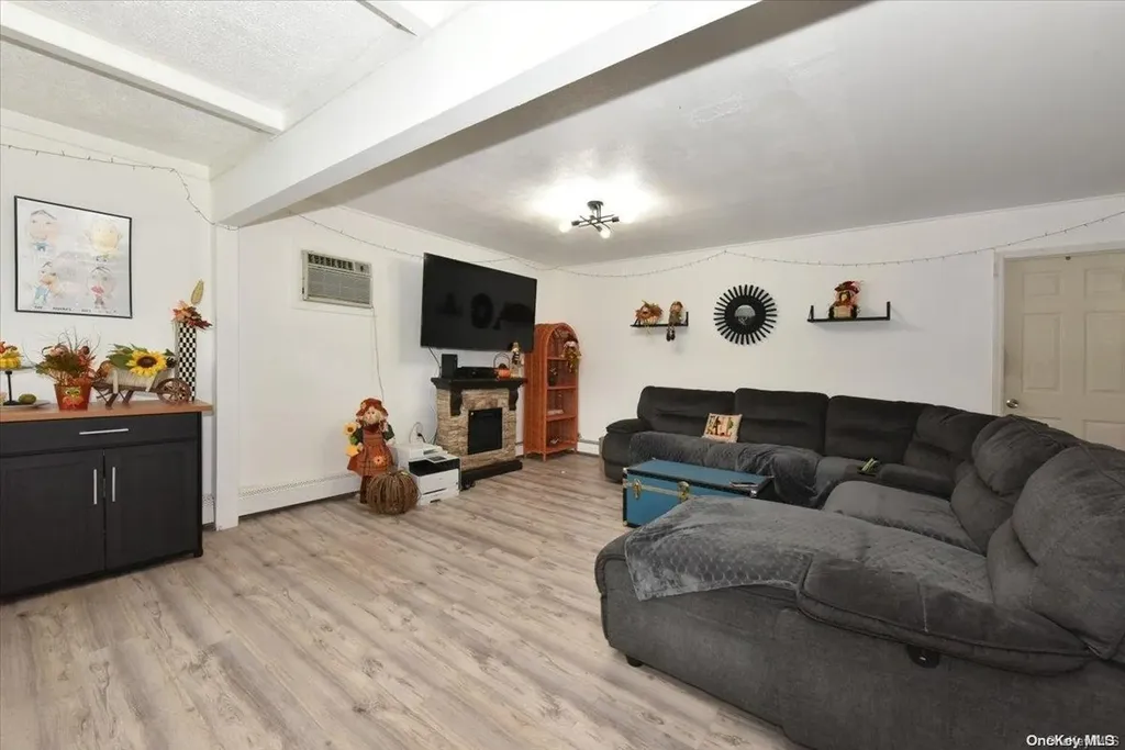 36 John Lane Levittown NY 11756