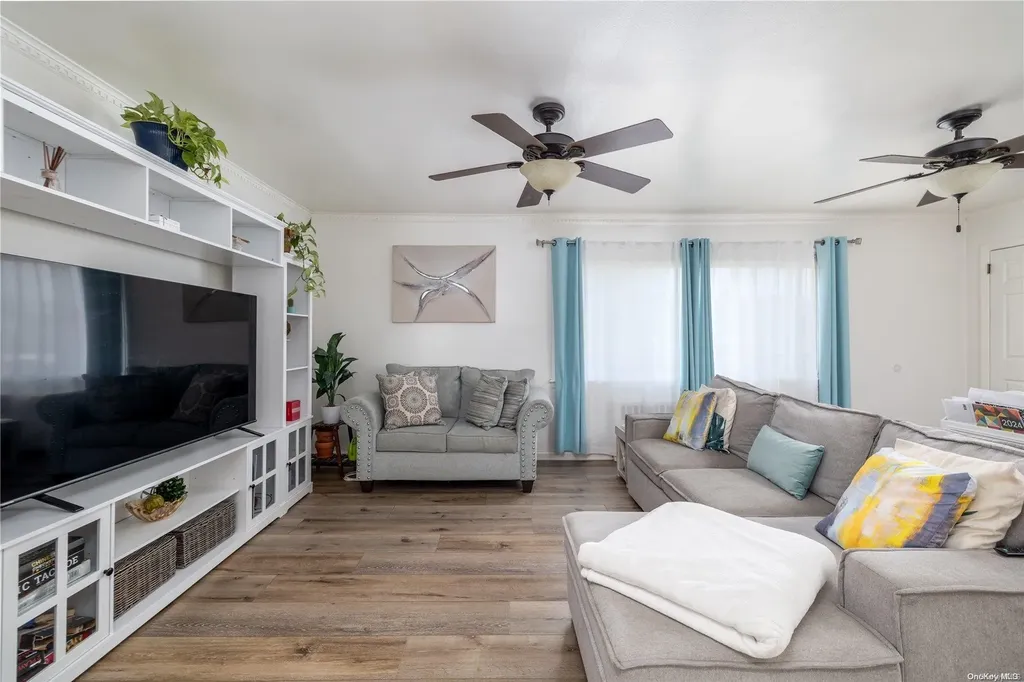 38 Spencer Avenue Lynbrook NY 11563