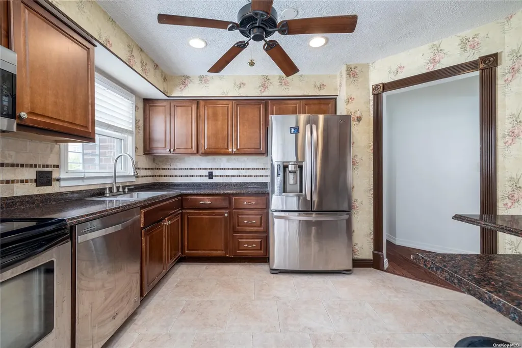 38 Spencer Avenue Lynbrook NY 11563