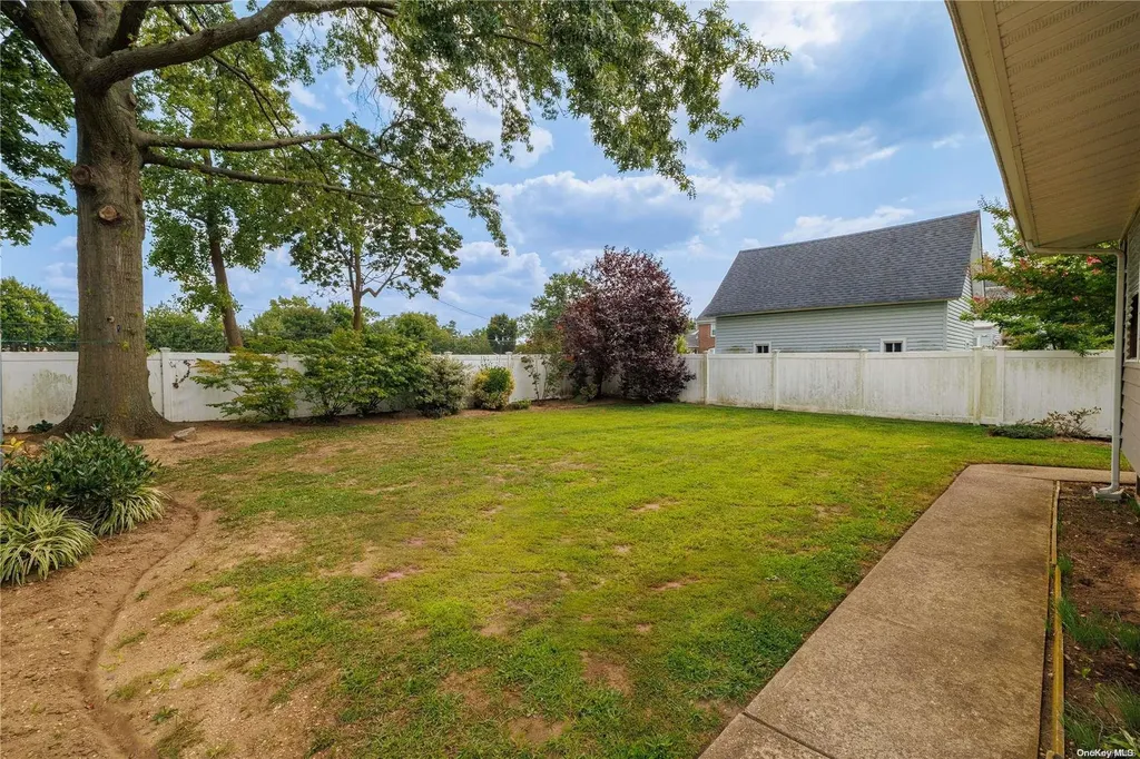 38 Spencer Avenue Lynbrook NY 11563