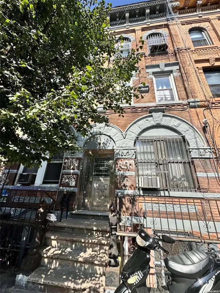 229 Stanhope Street Brooklyn NY 11237