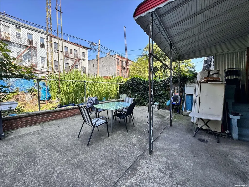 229 Stanhope Street Brooklyn NY 11237