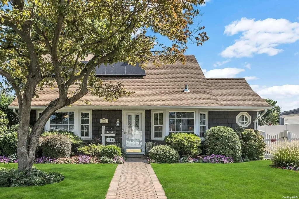 165 Coach Lane Levittown NY 11756