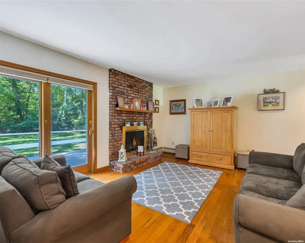 49 Daly Court Riverhead NY 11901
