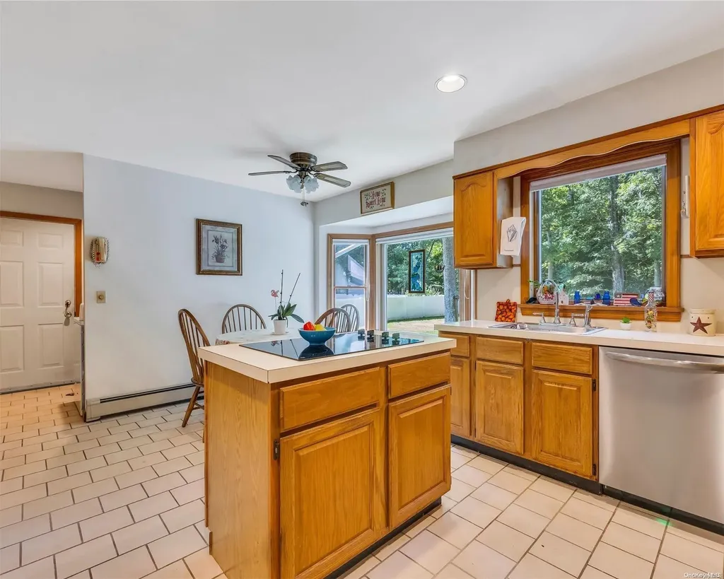 49 Daly Court Riverhead NY 11901