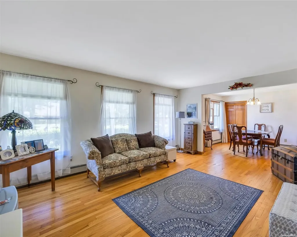49 Daly Court Riverhead NY 11901
