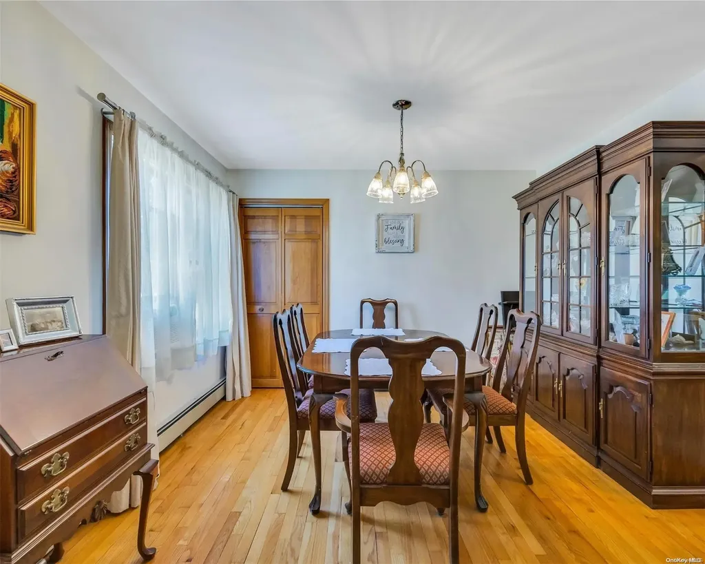 49 Daly Court Riverhead NY 11901