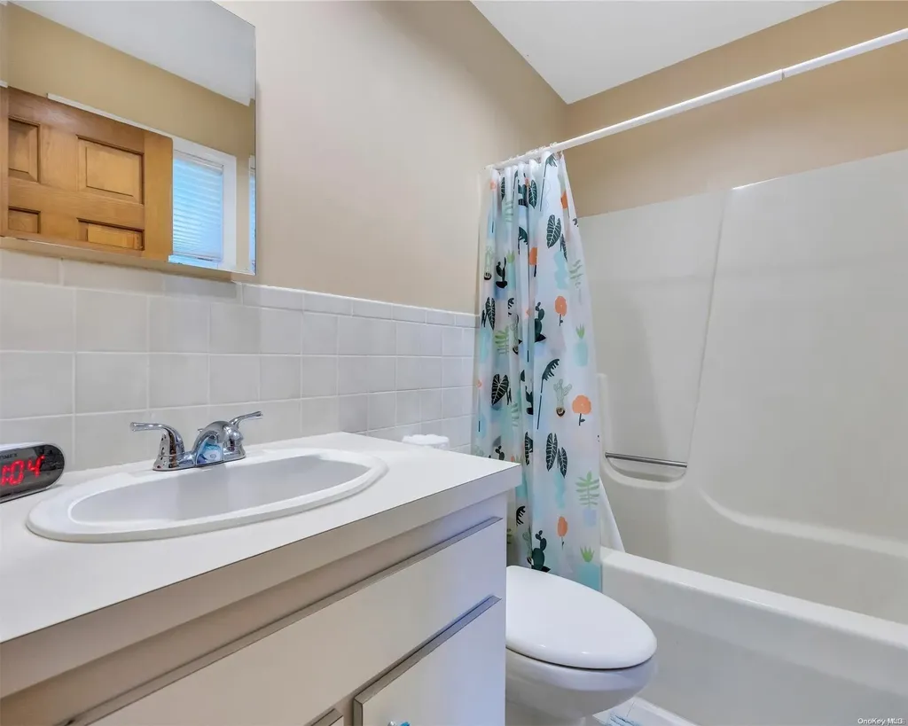 49 Daly Court Riverhead NY 11901
