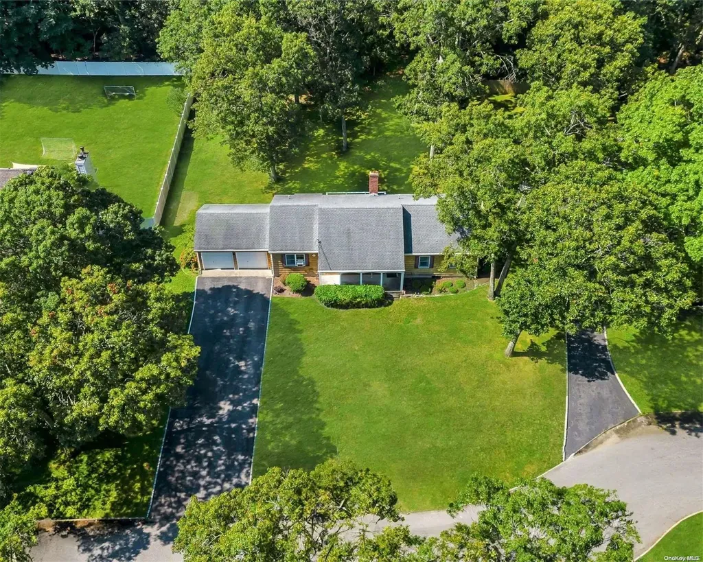 49 Daly Court Riverhead NY 11901