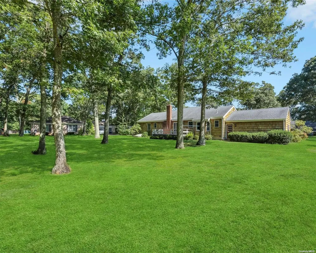 49 Daly Court Riverhead NY 11901