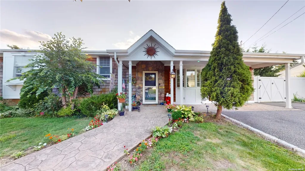 247 N 3rd Street Bethpage NY 11714