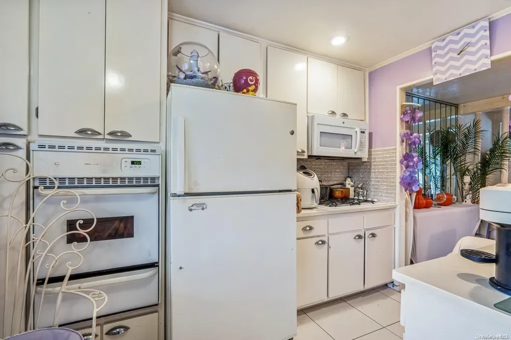 1034 B Vincent Avenue Bronx NY 10465
