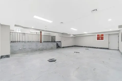 22 Solar Lane Albertson NY 11507