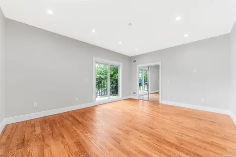 22 Solar Lane Albertson NY 11507