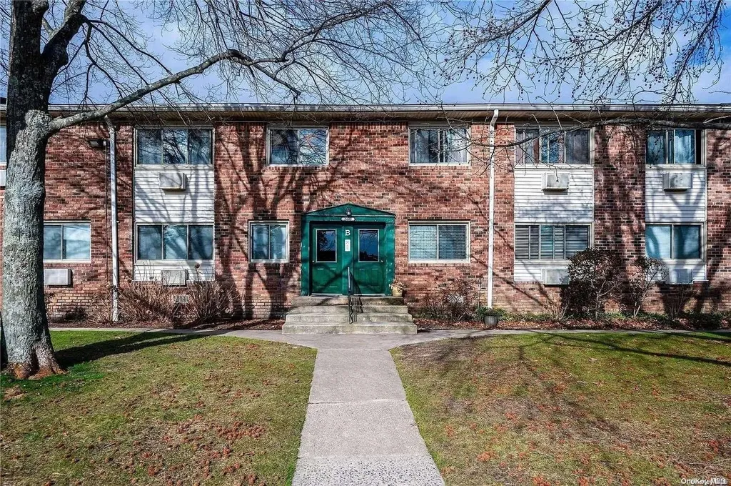 Islip NY 11751