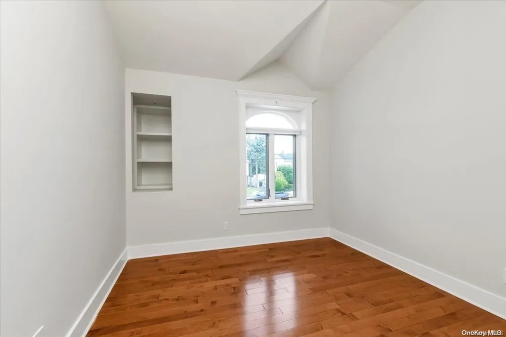2839 Len Drive Bellmore NY 11710