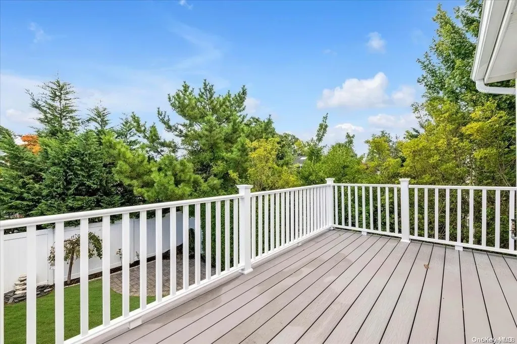 2839 Len Drive Bellmore NY 11710