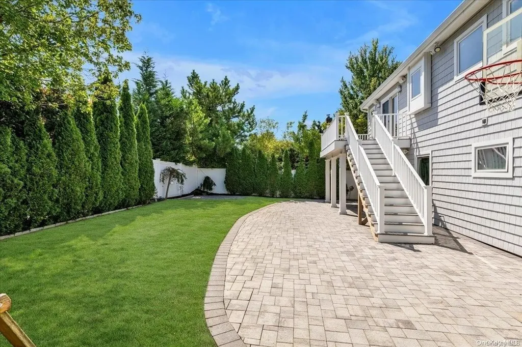 2839 Len Drive Bellmore NY 11710