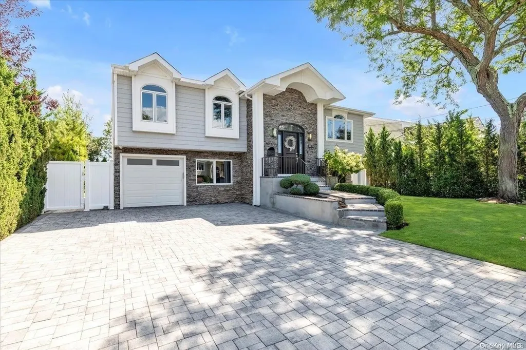 2839 Len Drive Bellmore NY 11710