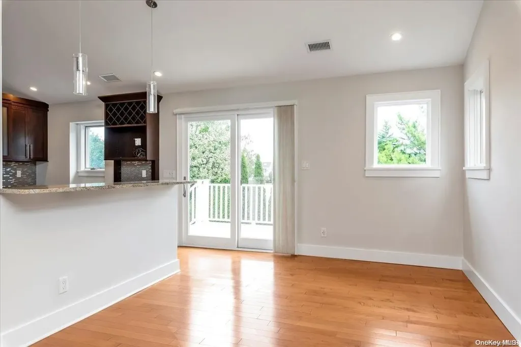 2839 Len Drive Bellmore NY 11710