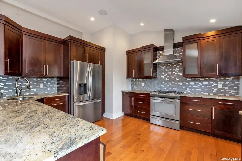 2839 Len Drive Bellmore NY 11710