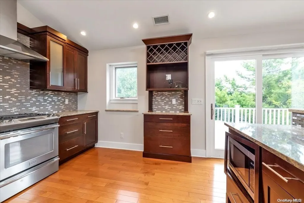 2839 Len Drive Bellmore NY 11710