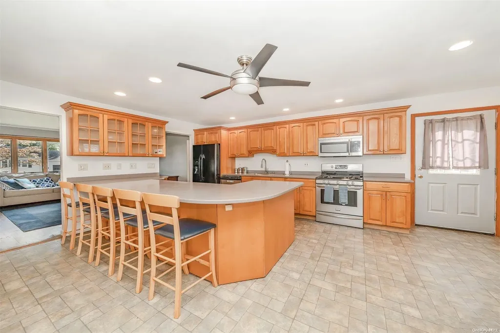 1468 13th Street West Babylon NY 11704