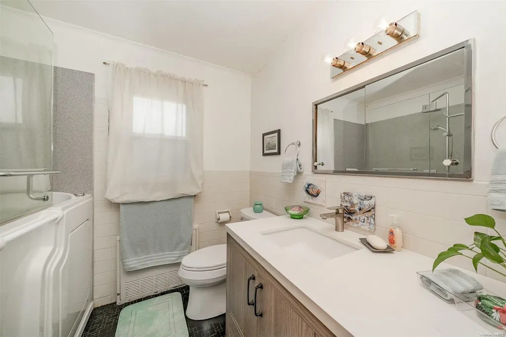 1468 13th Street West Babylon NY 11704