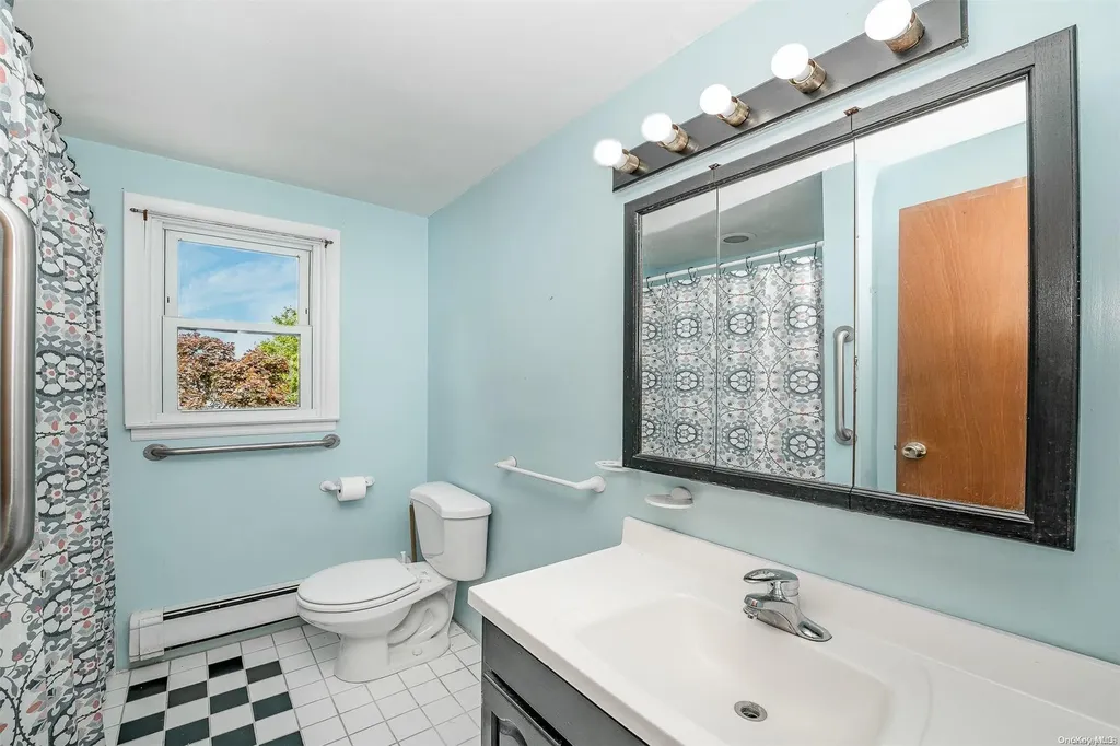 1468 13th Street West Babylon NY 11704