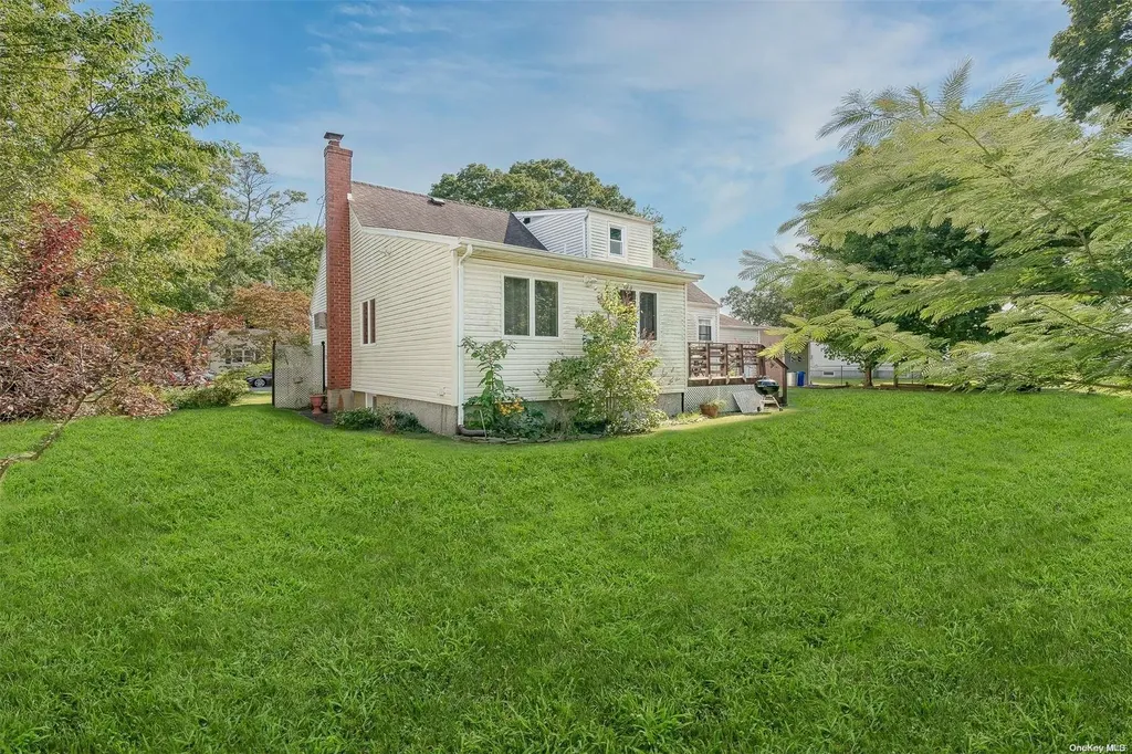 1468 13th Street West Babylon NY 11704