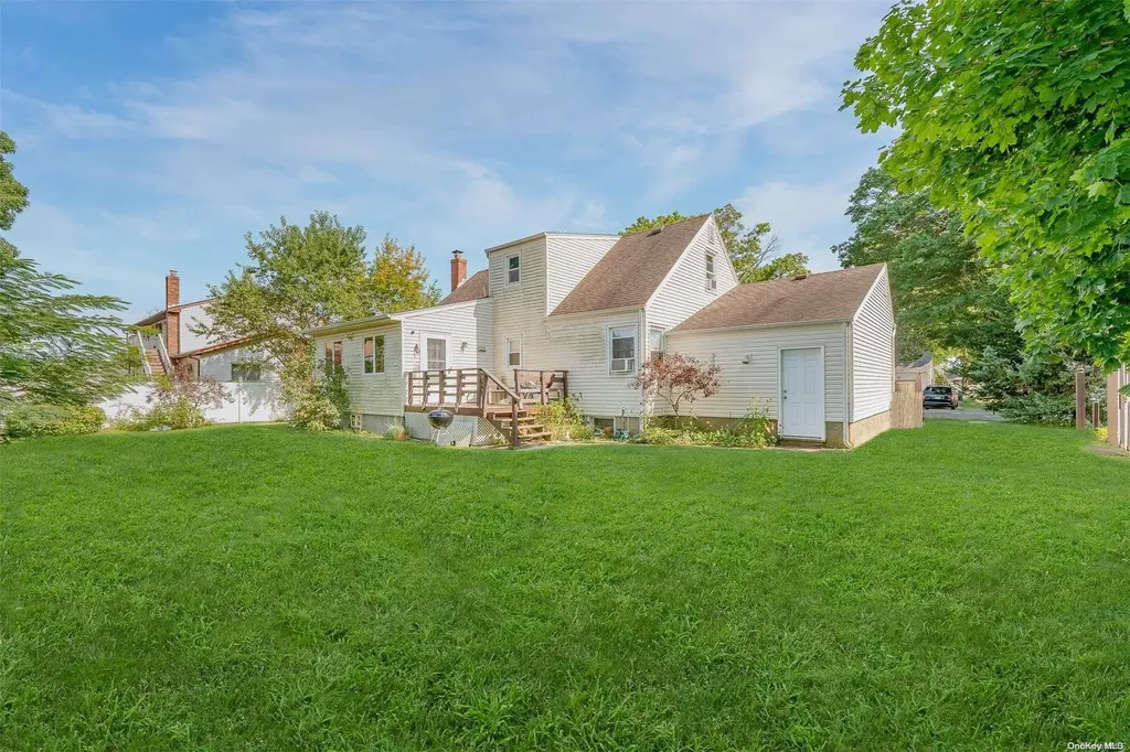 1468 13th Street West Babylon NY 11704