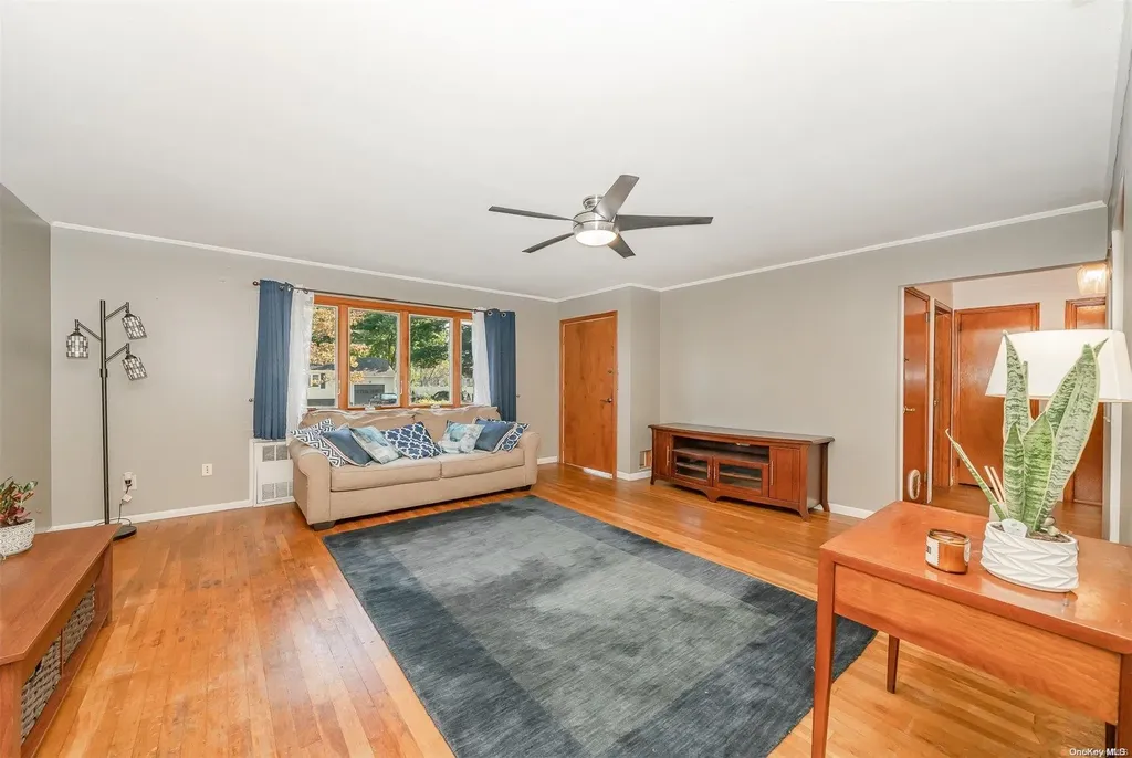 1468 13th Street West Babylon NY 11704