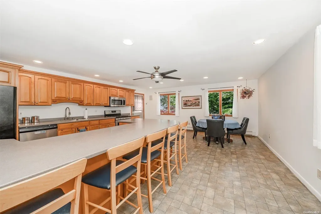 1468 13th Street West Babylon NY 11704