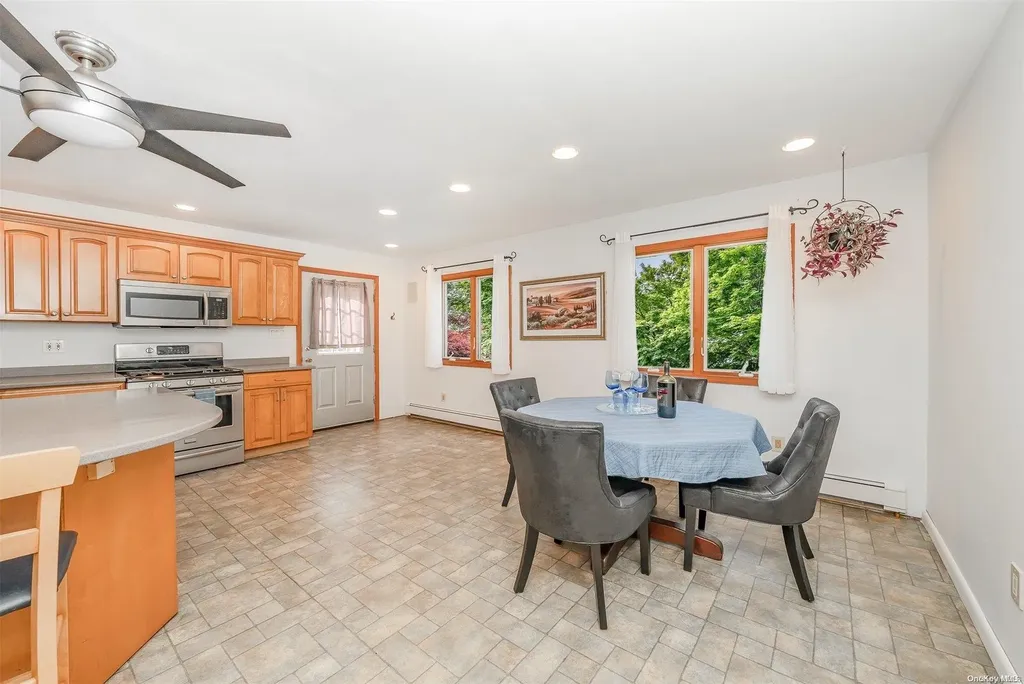 1468 13th Street West Babylon NY 11704