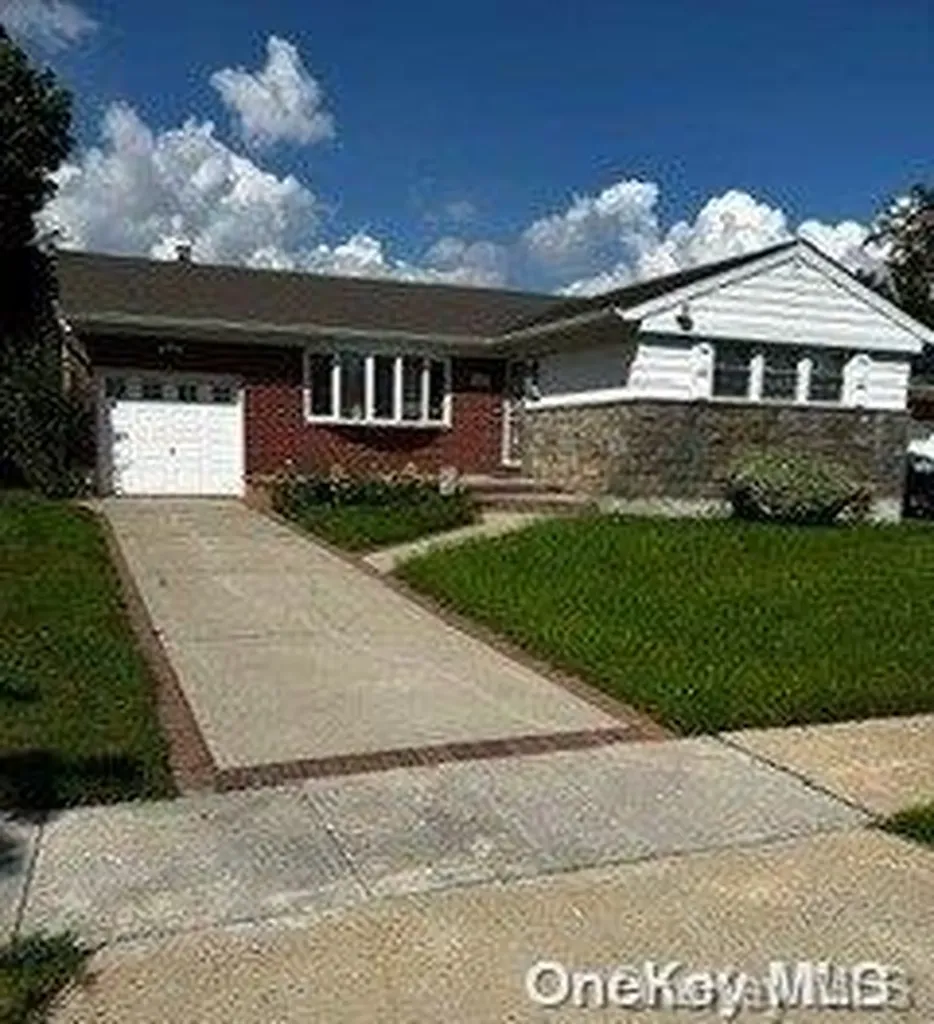 2262 Goodwin Road Elmont NY 11003