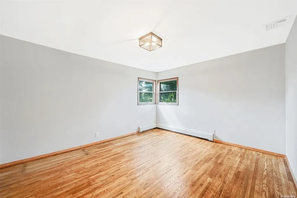 33 Caffrey Avenue Bethpage NY 11714