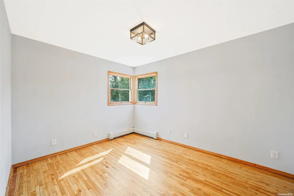 33 Caffrey Avenue Bethpage NY 11714