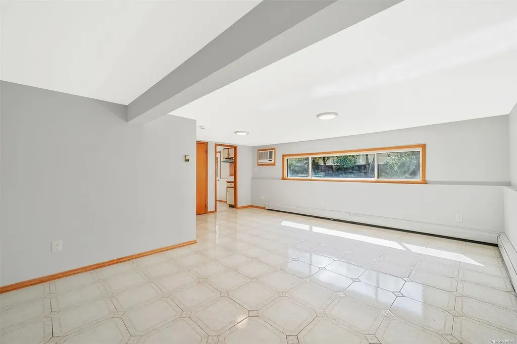 33 Caffrey Avenue Bethpage NY 11714