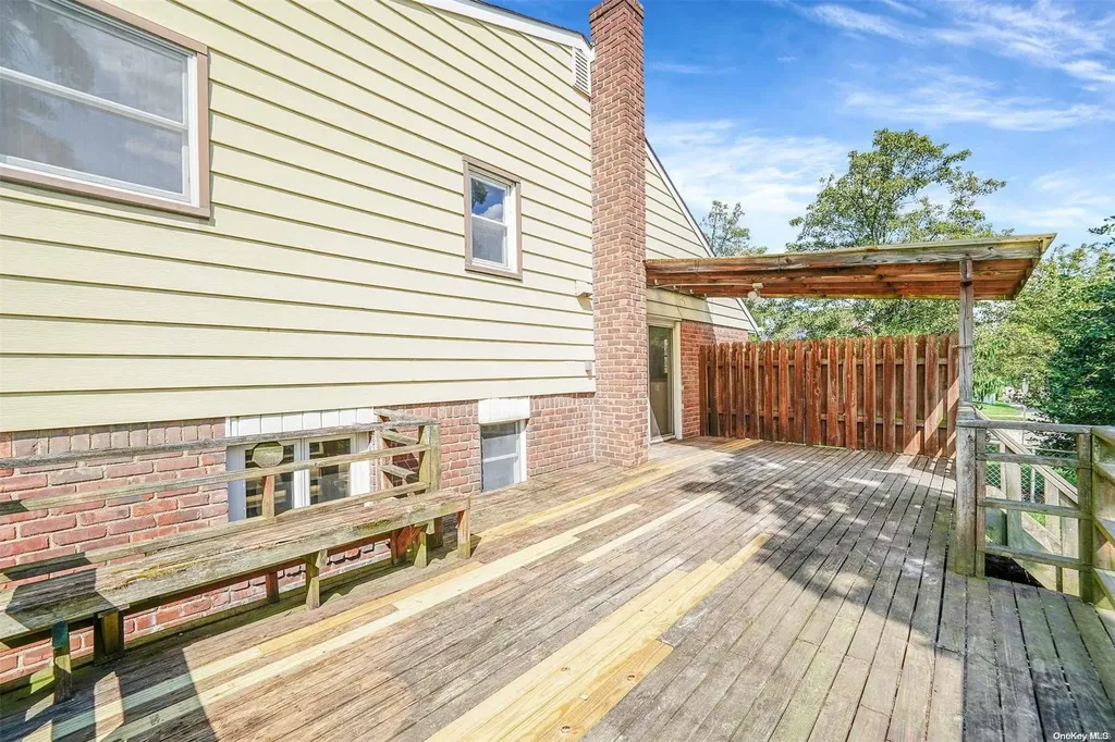 33 Caffrey Avenue Bethpage NY 11714