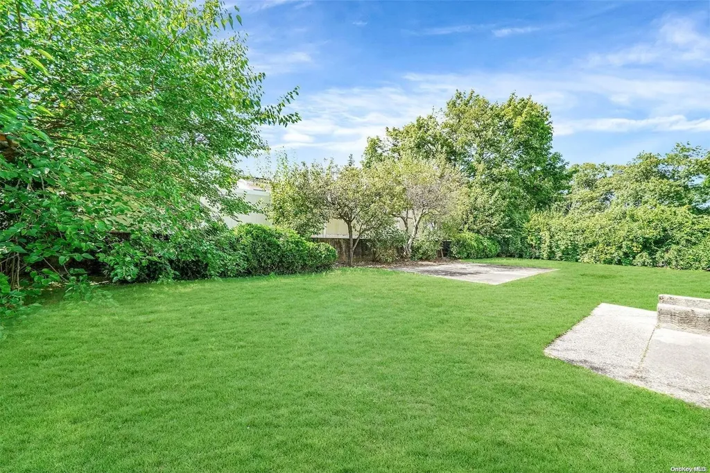 33 Caffrey Avenue Bethpage NY 11714