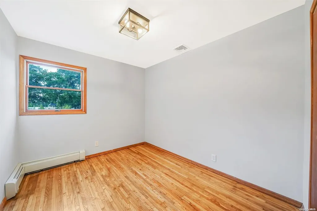 33 Caffrey Avenue Bethpage NY 11714