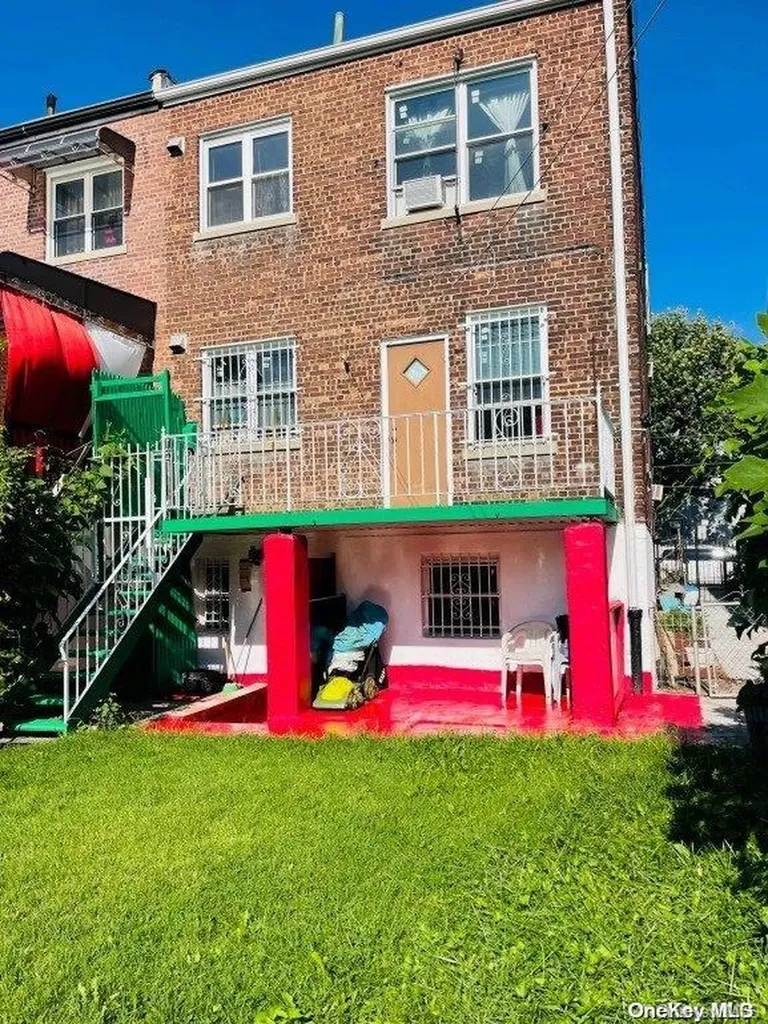 1139 Pugsley Avenue Bronx NY 10472