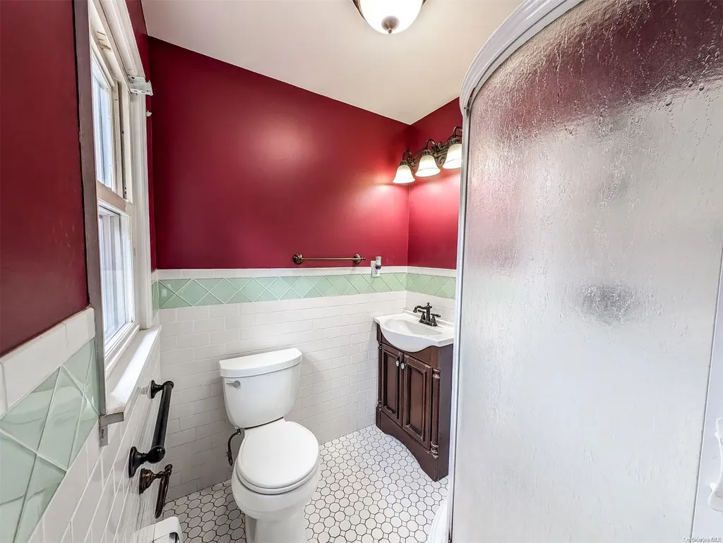 32 Cedar Street Selden NY 11784