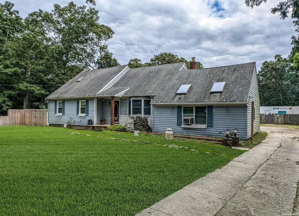 32 Cedar Street Selden NY 11784