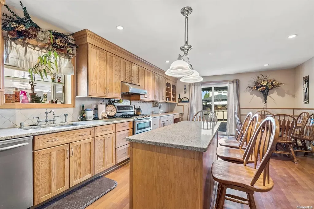411 Annadale Road Staten Island NY 10312