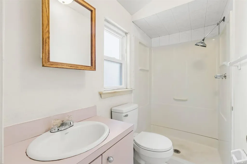 411 Annadale Road Staten Island NY 10312