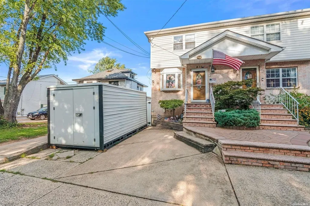 411 Annadale Road Staten Island NY 10312
