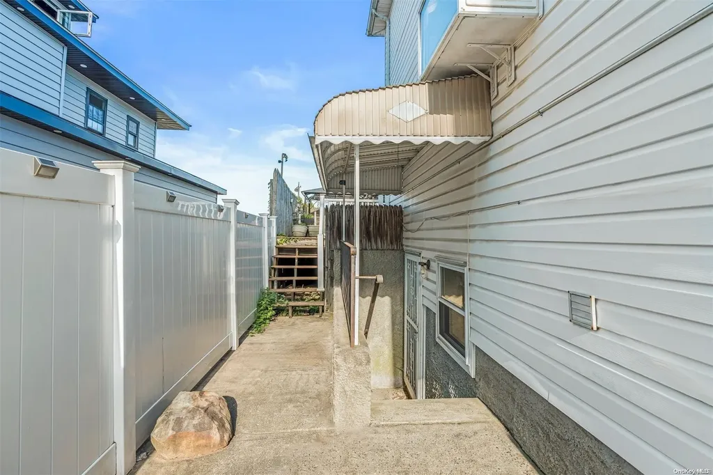 411 Annadale Road Staten Island NY 10312