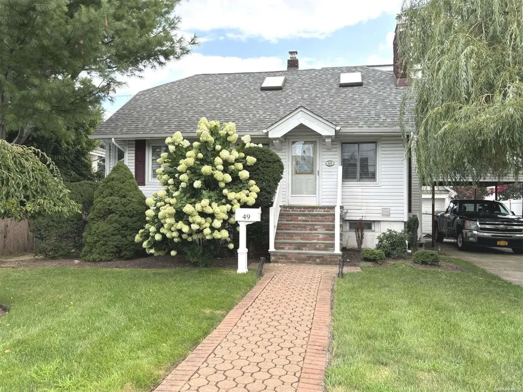 49 Montgomery Avenue Oceanside NY 11572